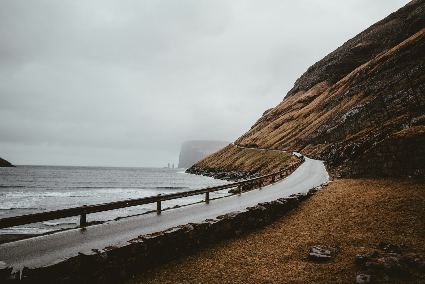 Coastal road at Tjørnuvík